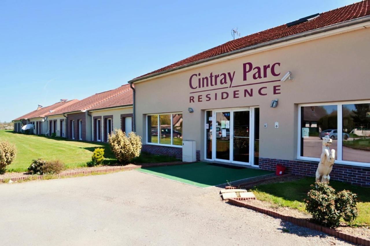 Cintray Parc Résidence Breteuil-sur-Iton Exterior foto